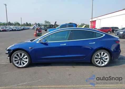 2020 Tesla Model 3 Long Range Dual Motor All-Wheel Drive z USA, uszkodzony, nr VIN 5YJ3E1EB6LF746747